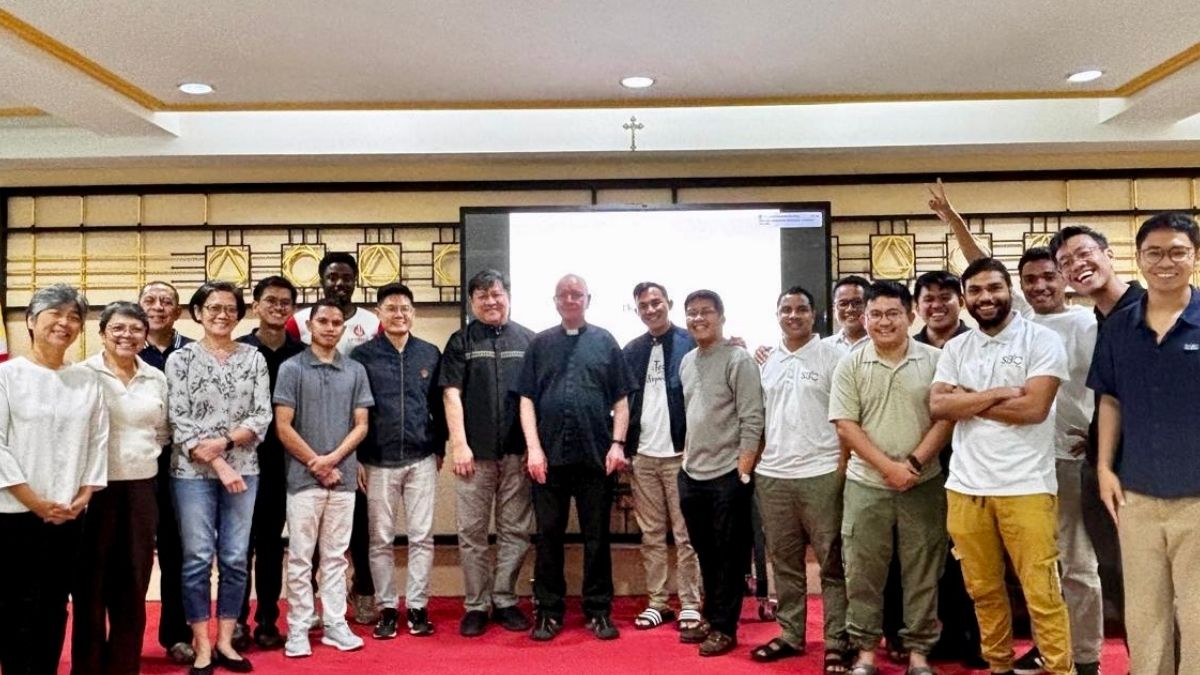 Brendan McManus SJ in the Phillipines